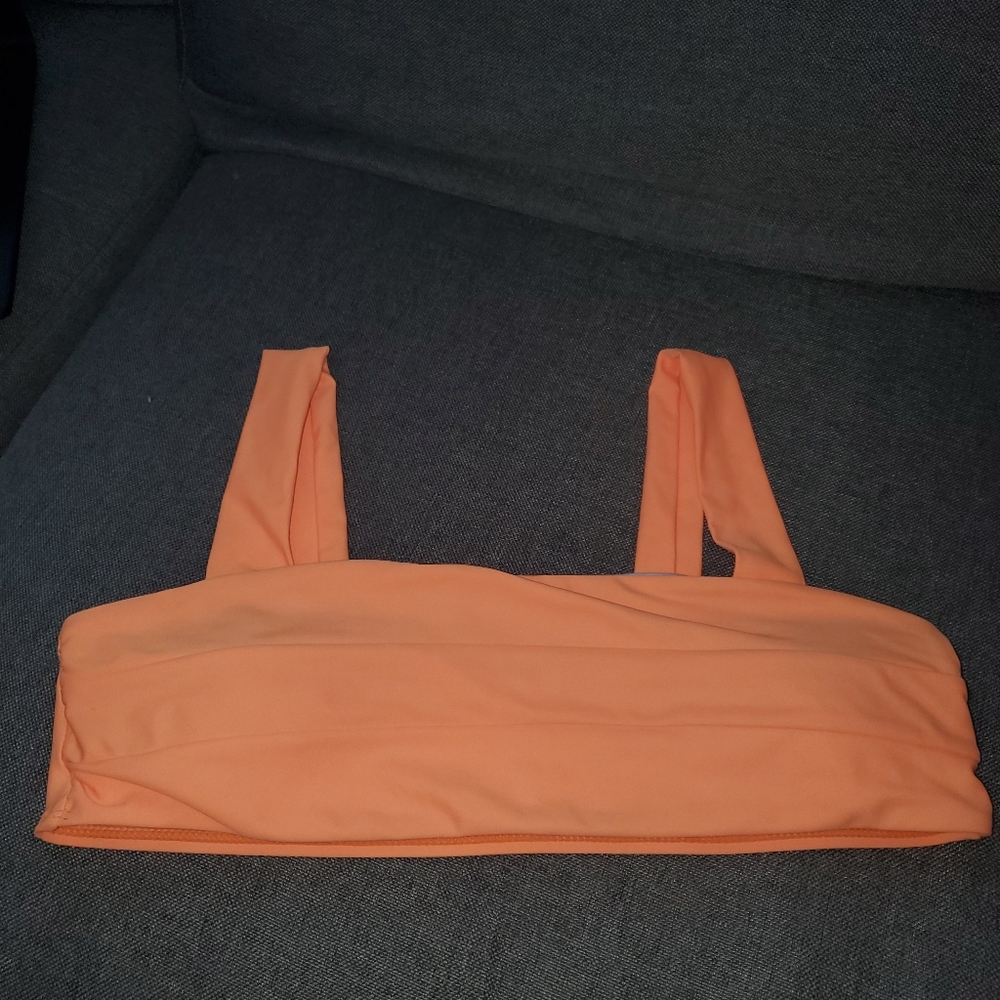 Bikini - Picture 3 of 6